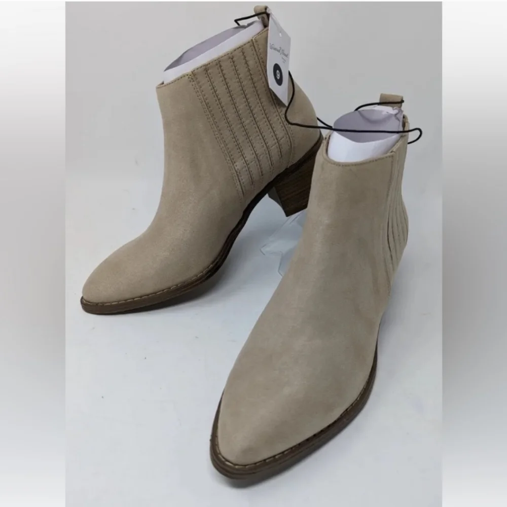 Universal Thread Briar Ankle Booties Light Taupe - Picture 1 of 9